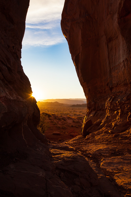 Keyhole view, Mystery Valley, Navajo Nation, Utah